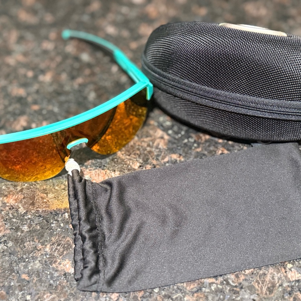 Red Reflective Sunglasses - Picture 5 of 6